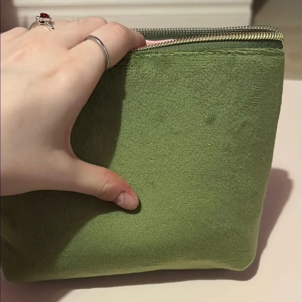 Juicy Couture Green Cosmetic Bag - Picture 6 of 6